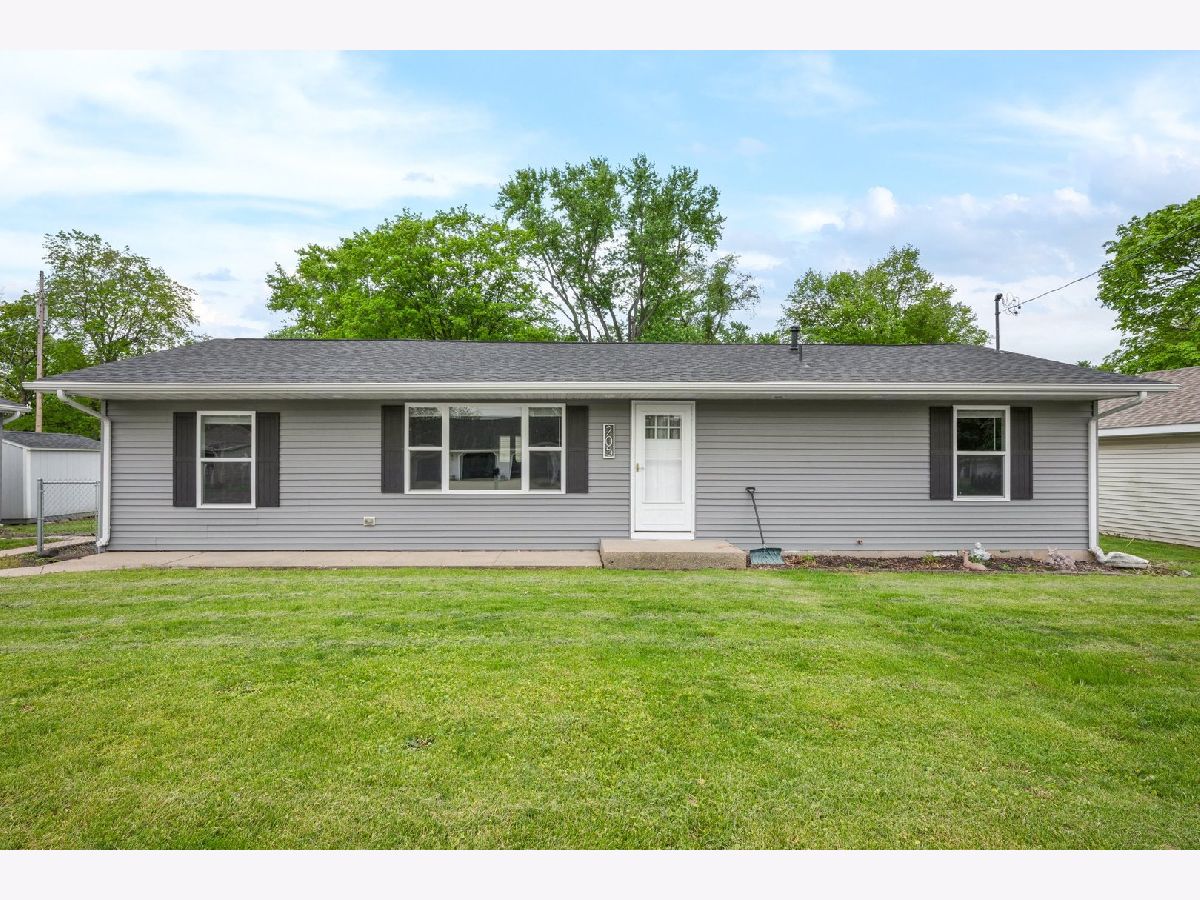  For Sale Tuscola Illinois, 205 Northline Road