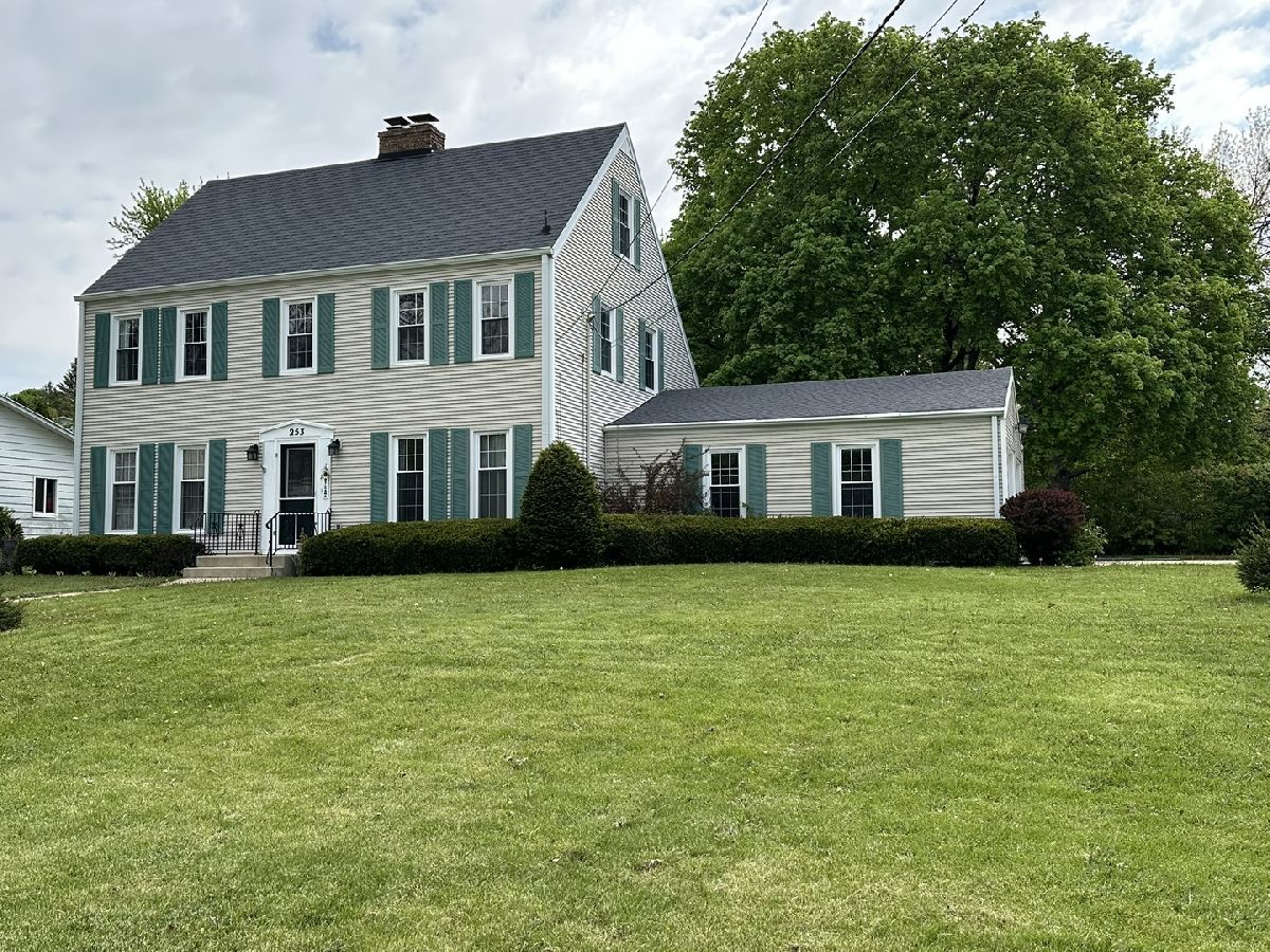  For Sale Freeport Illinois, 253 Park Crest Drive