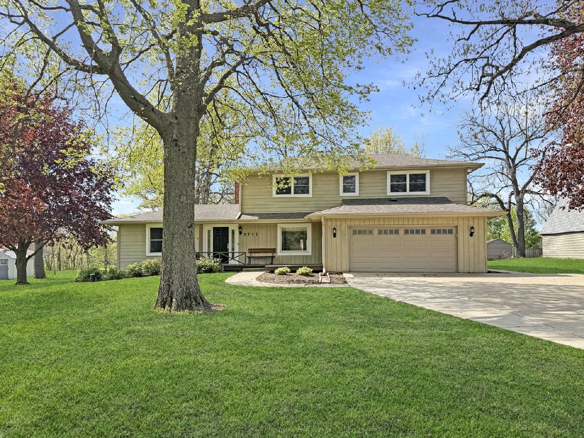  For Sale Freeport Illinois, 2711 Royal Oaks Drive