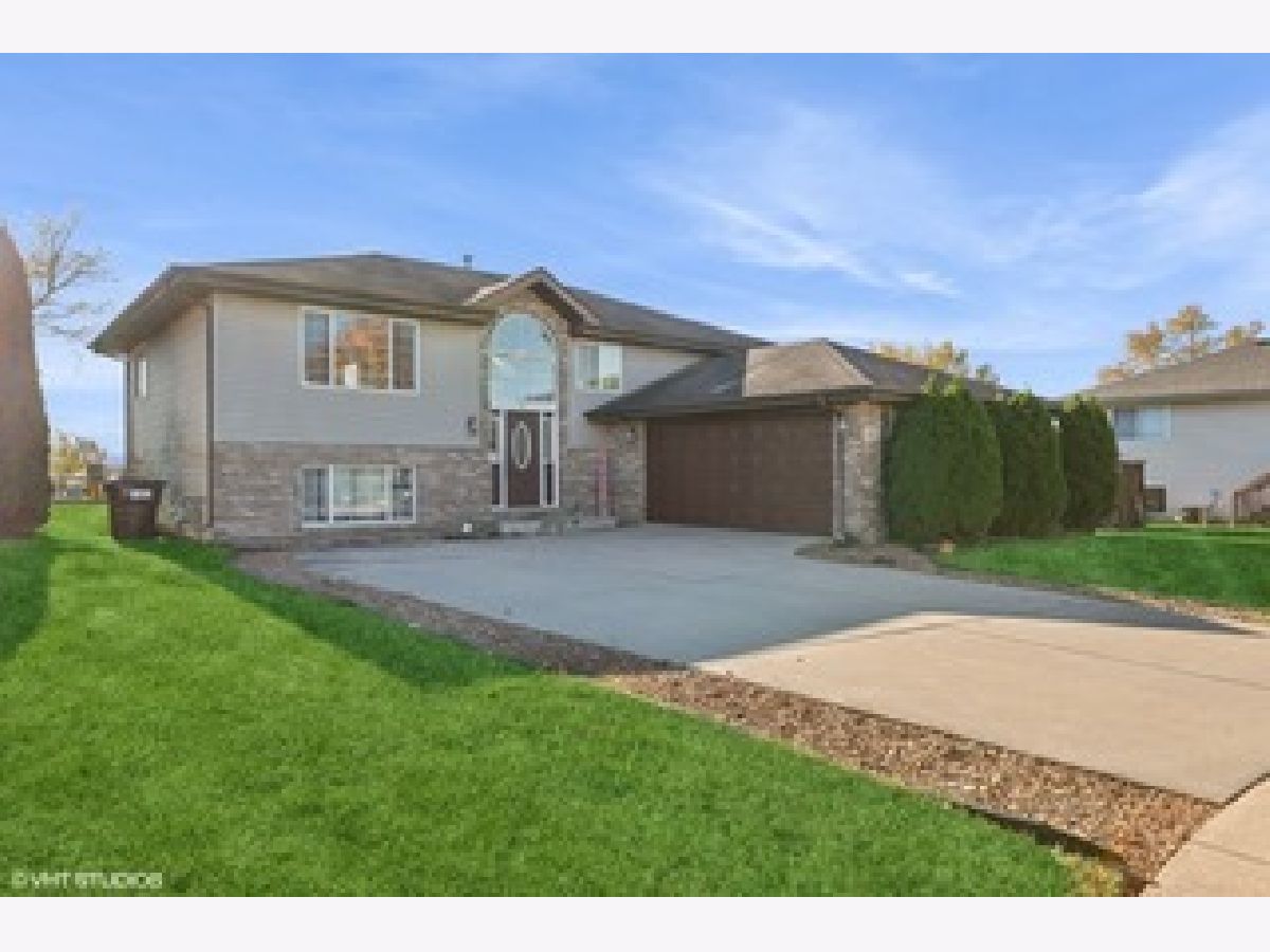  For Sale University Park Illinois, 592 Farmview Court