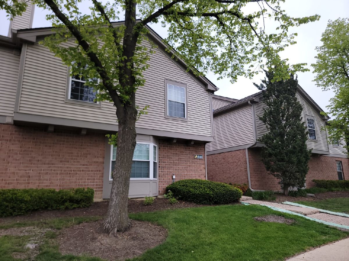 Condos & Townhomes For Sale 12 Oaks At Schaumburg Schaumburg Illinois, 1744 Eastwood Court