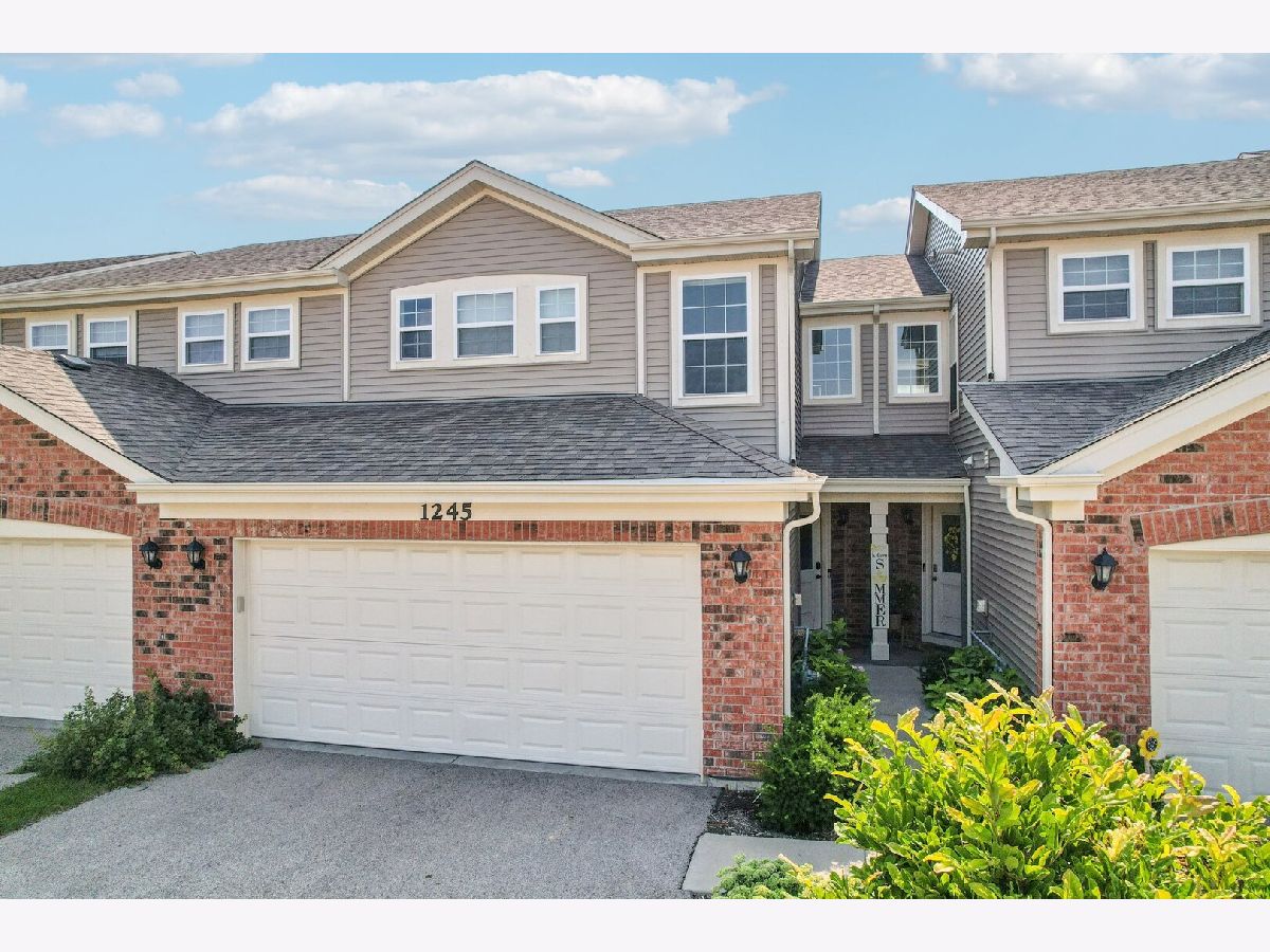  Sold Cary Illinois, 1245 Prairie View