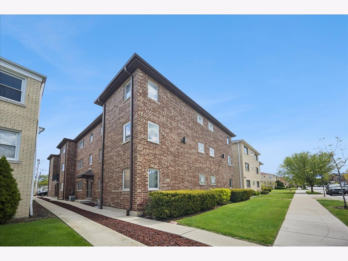  For Sale Chicago Illinois, 6625 Northwest Highway