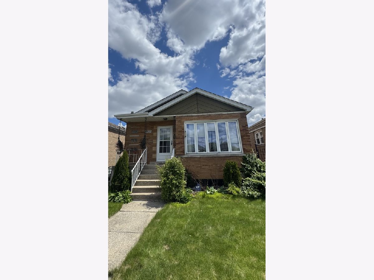  Rented Chicago Illinois, 4925 Leamington