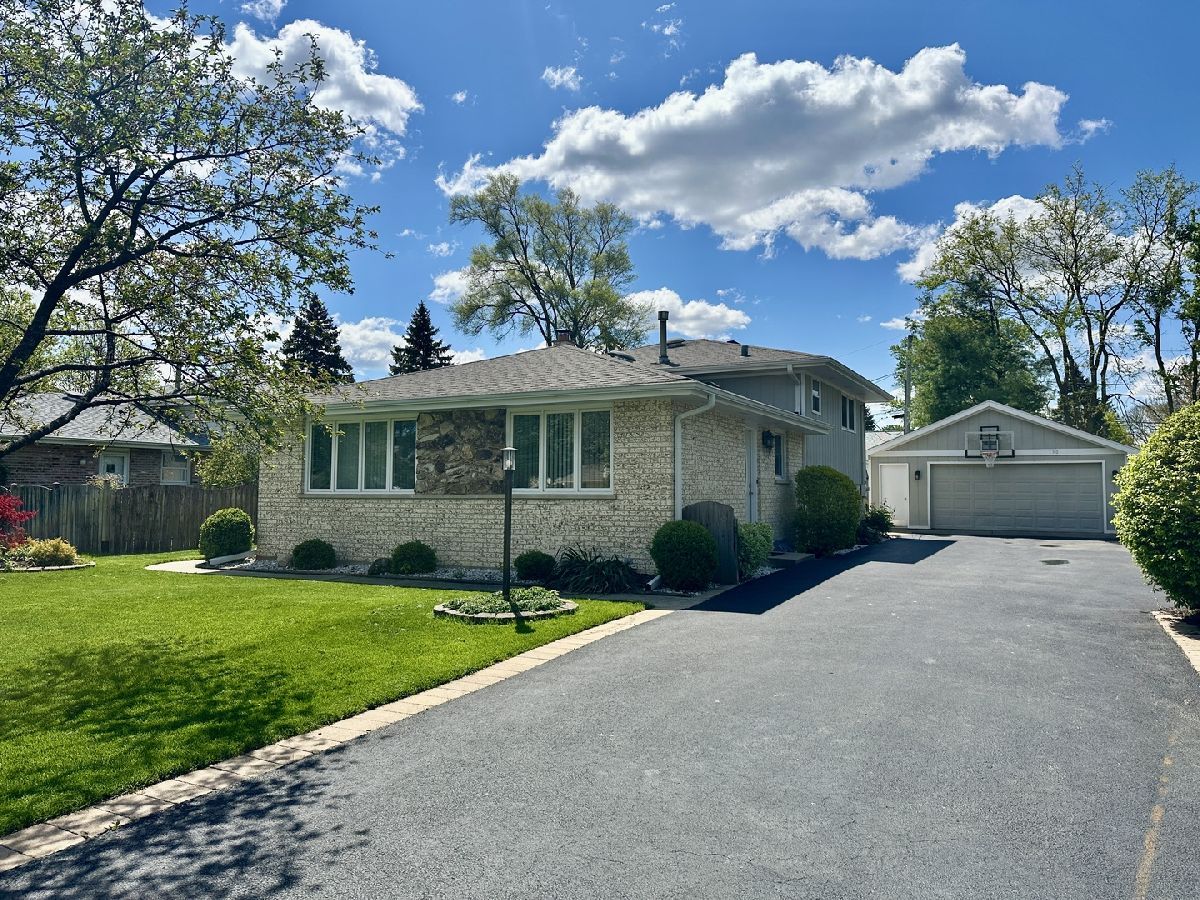  For Rent Mount Prospect Illinois, 130 Bonnie Brae