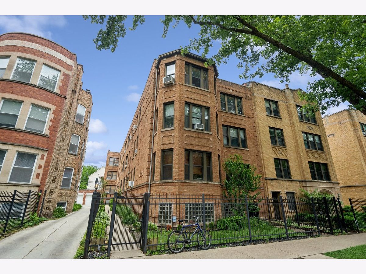  For Sale Chicago Illinois, 1236 Carmen Avenue
