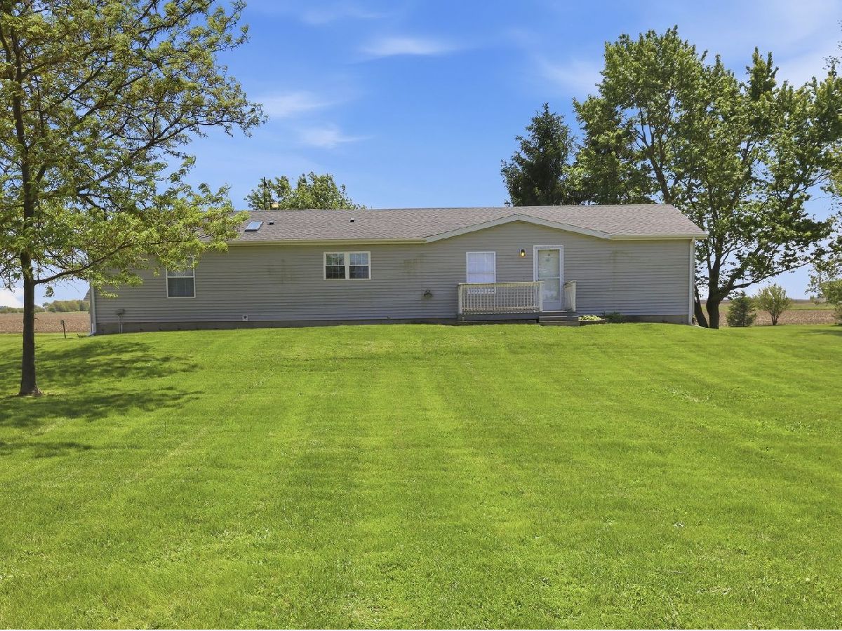  For Sale Hoopeston Illinois, 10078 State Route 9