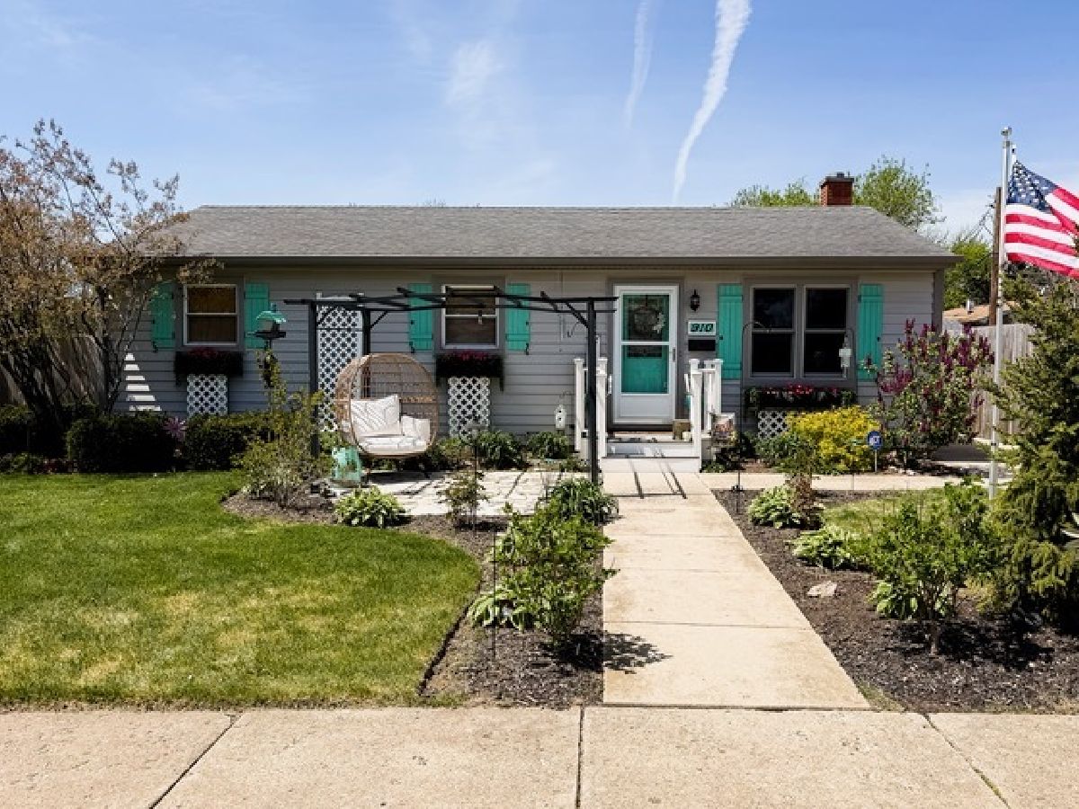  For Sale Winthrop Harbor Illinois, 910 Shields Avenue