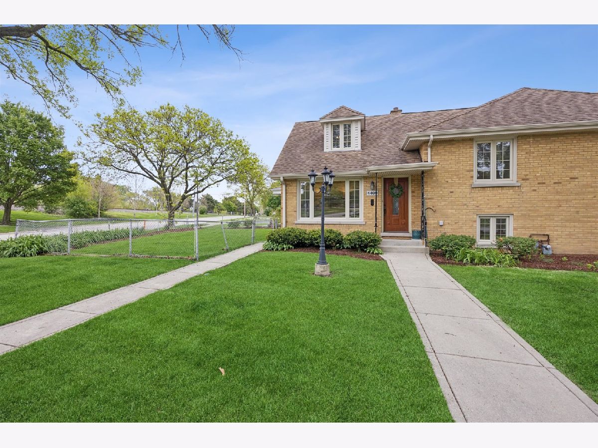  Rented Western Springs Illinois, 4409 Clausen