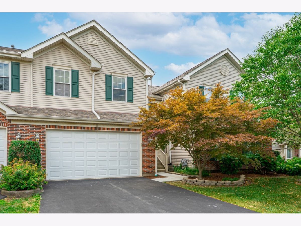 For Sale Streamwood Illinois, 33 Stonegate Lane