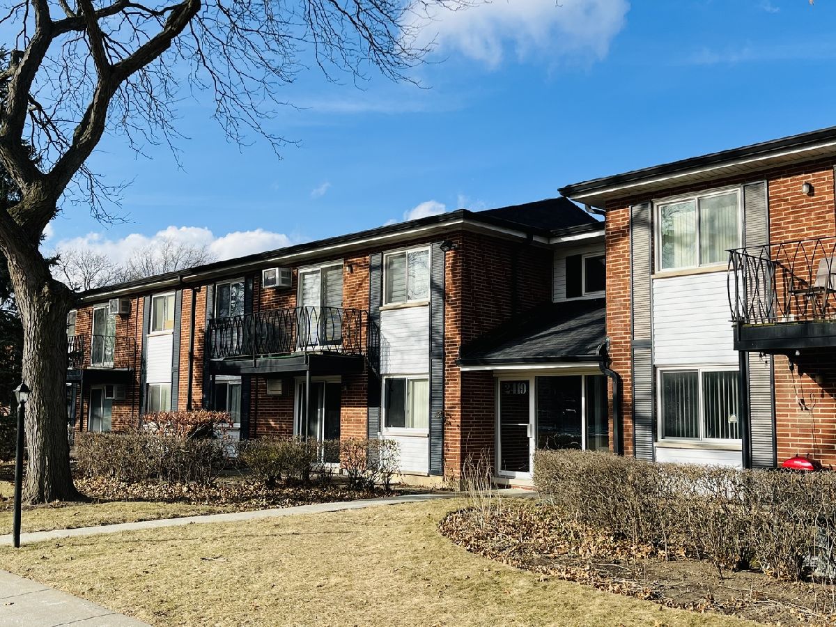  Rented Arlington Heights Illinois, 2419 Olive