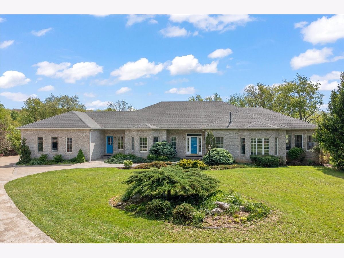  For Sale Dewey Illinois, 588 E County Road 2400
