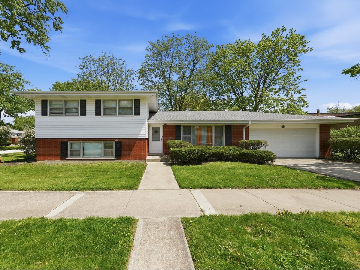  For Sale Homewood Illinois, 18345 Pierce Avenue