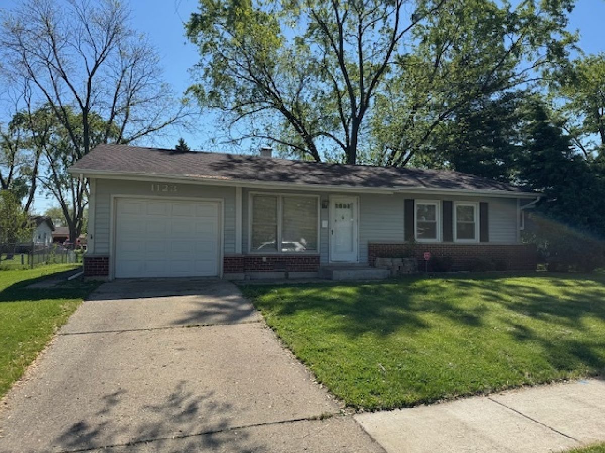  Rented Elk Grove Village Illinois, 1123 Cedar