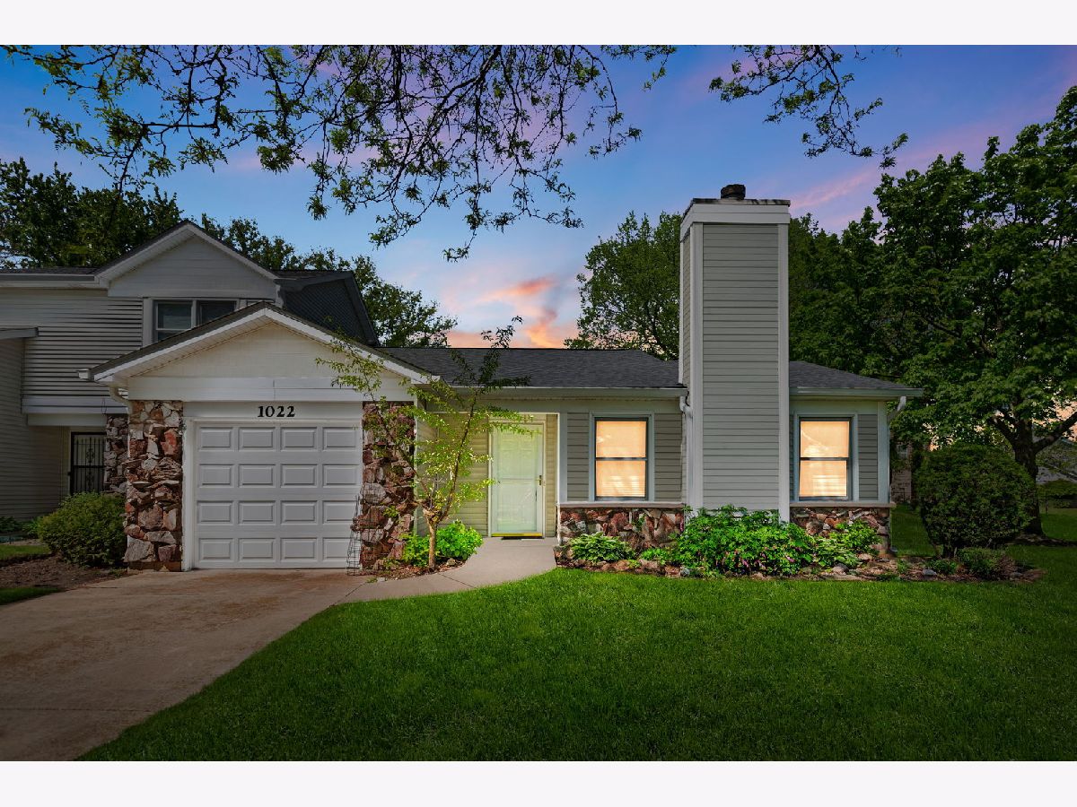 Townhomes For Sale Colony Lake Schaumburg Illinois, 1022 Colony Lake Drive
