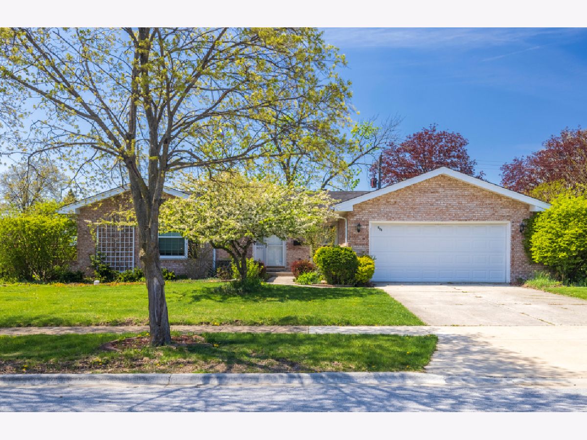  For Sale Chicago Heights Illinois, 920 Macarthur Drive