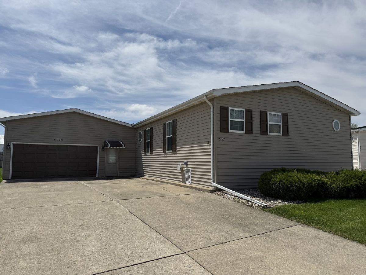 Subdivision For Sale Golf Vista Monee Illinois, 5127 Lucille Drive