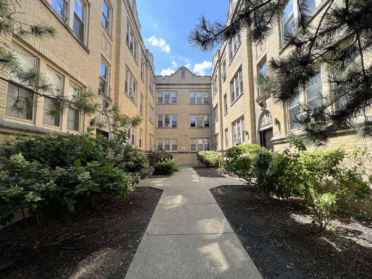  Rented Chicago Illinois, 2414 Kilbourn