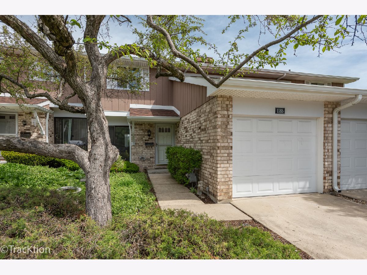 Townhomes & Condos & Homes Rented Briarcliffe West Wheaton Illinois, 1185 Leicester