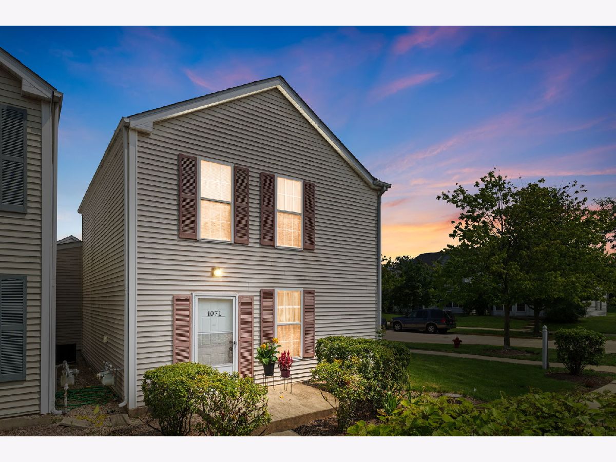  For Sale Aurora Illinois, 1071 Symphony Drive