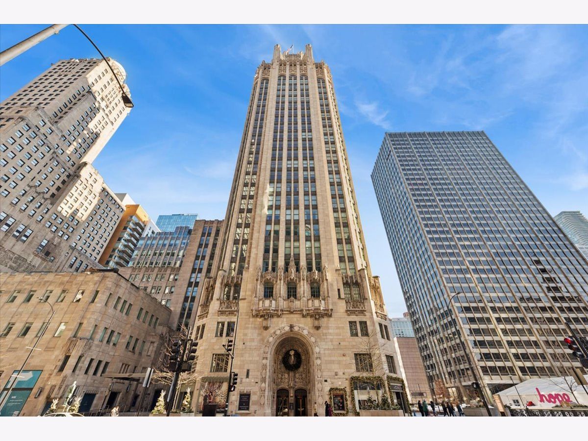 Condos & Townhomes For Sale Tribune Tower Residences Chicago Illinois, 435 Michigan Avenue