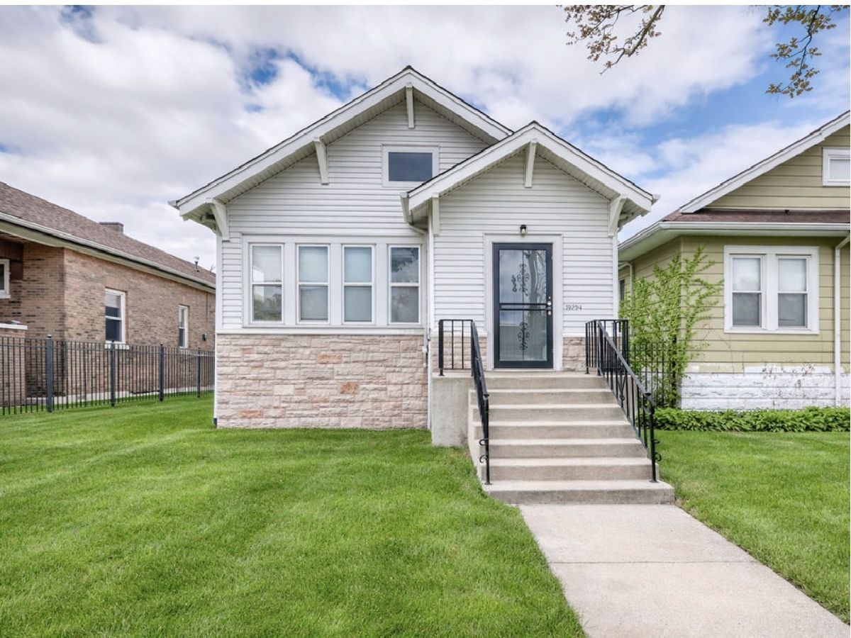  For Sale Chicago Illinois, 10204 Lafayette Avenue