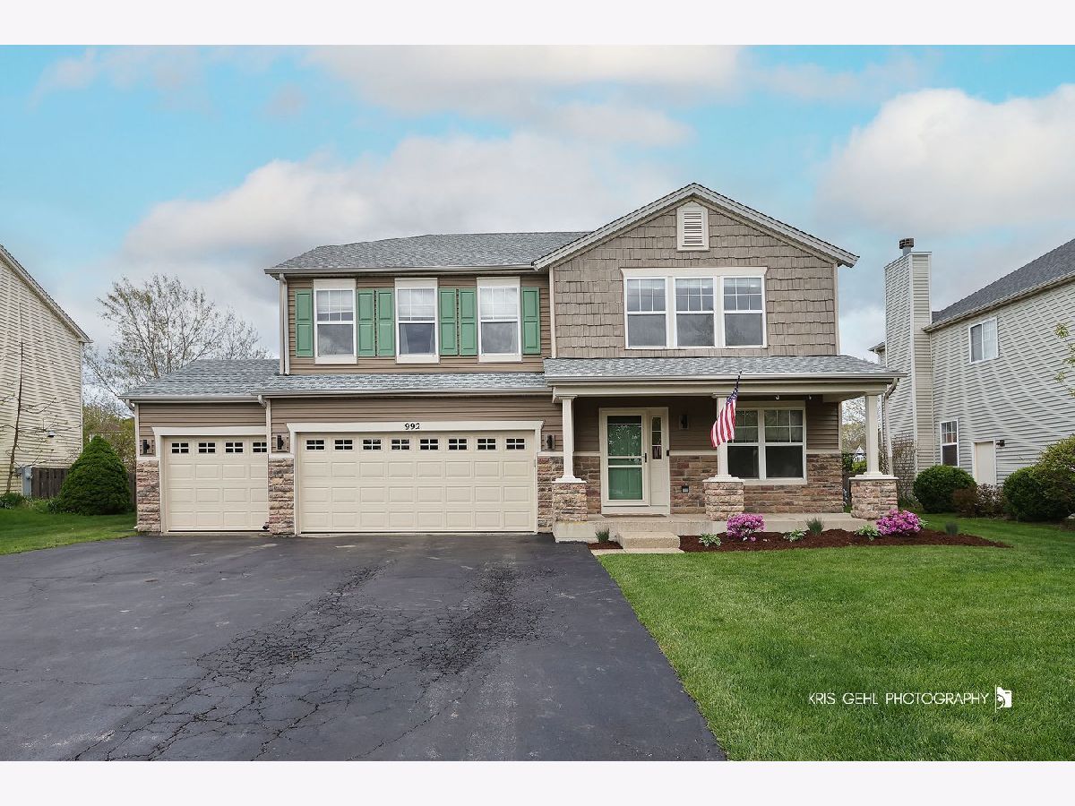 Homes & Townhomes For Sale Neuhaven Antioch Illinois, 992 Mackenzie Drive