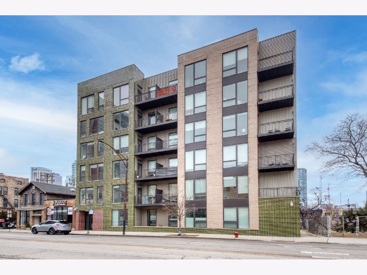  Rented Chicago Illinois, 851 Grand