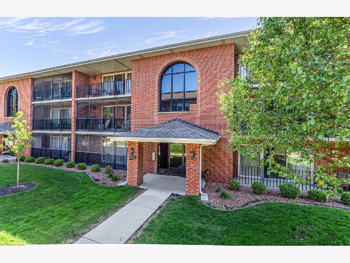  For Sale Crestwood Illinois, 5031 Circle Drive