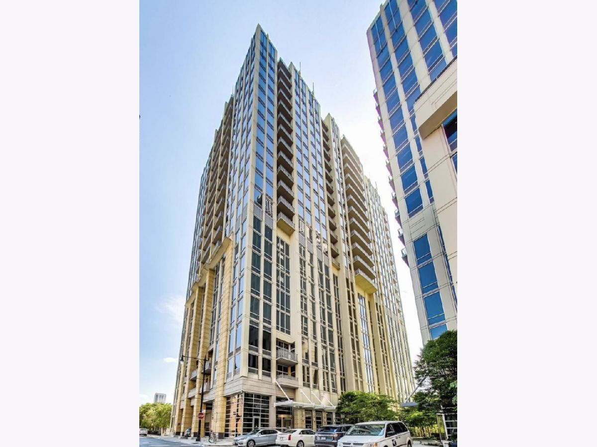  Rented Chicago Illinois, 700 Larrabee