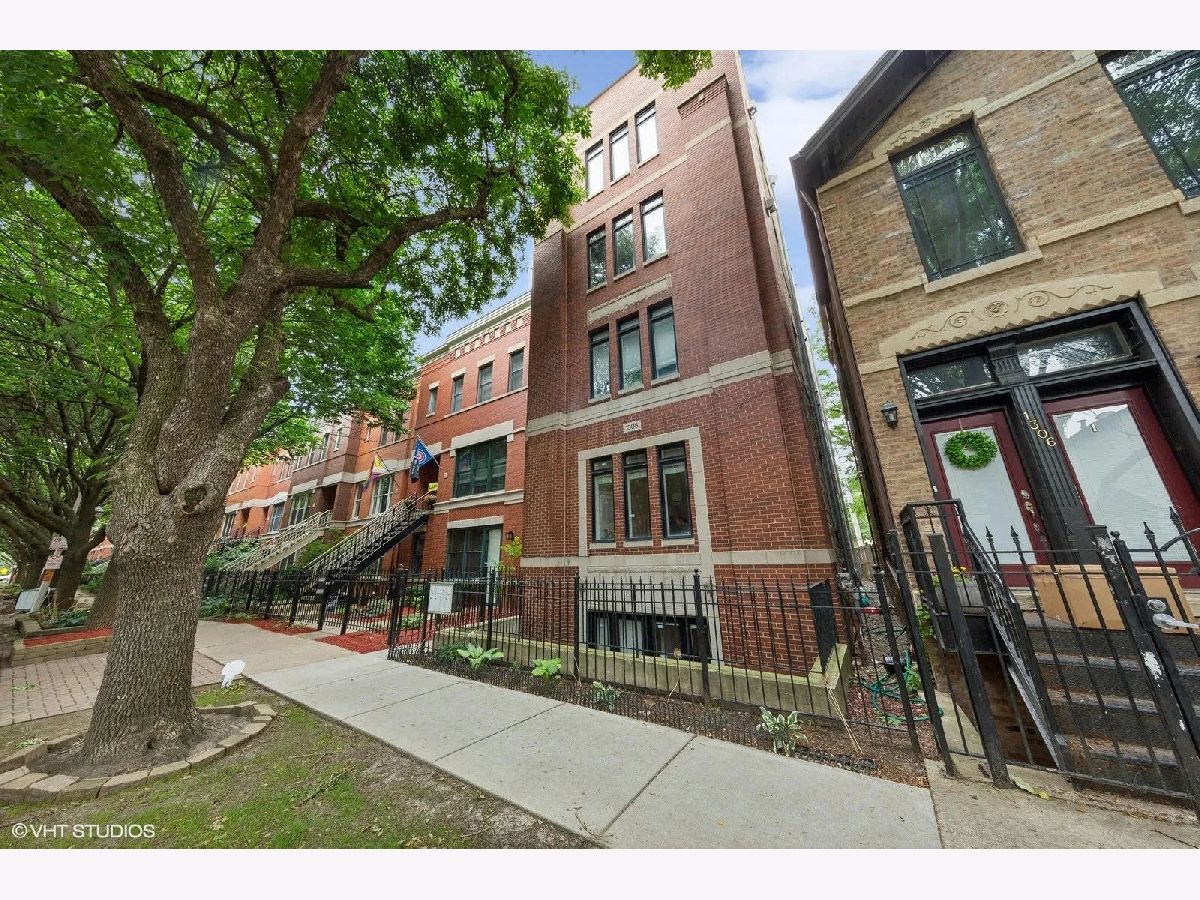  For Sale Chicago Illinois, 1308 Fillmore Street