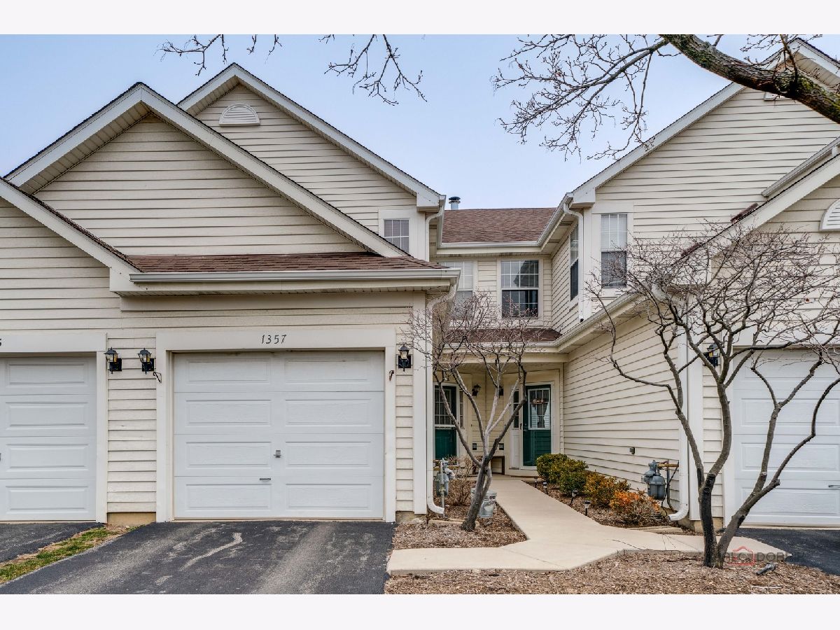  Rented Waukegan Illinois, 1357 Candlestick