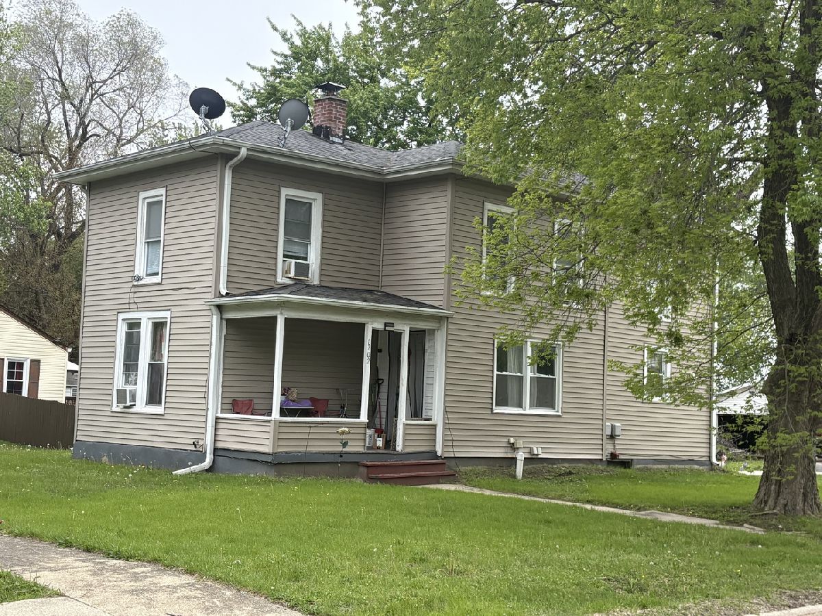  For Sale Rochelle Illinois, 1202 1st Avenue