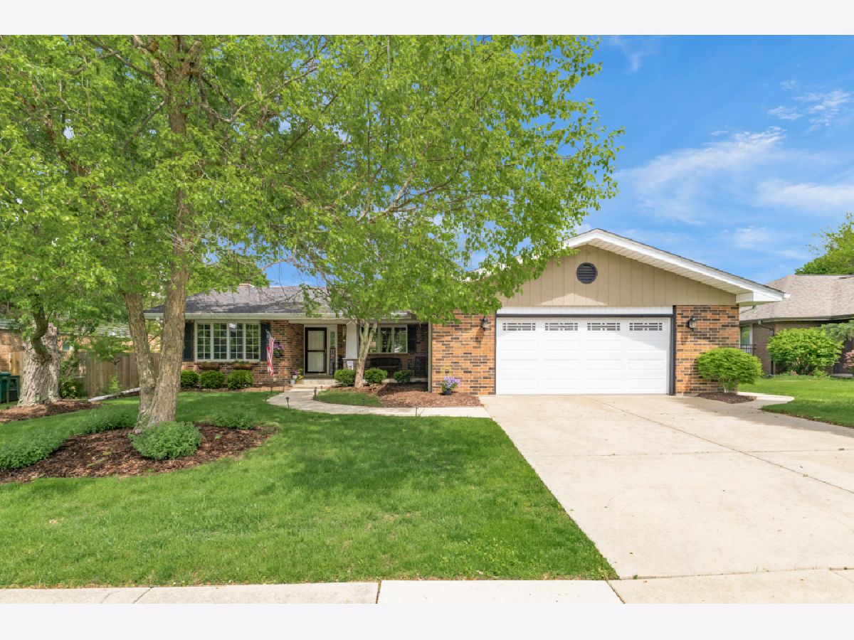 Condos & Townhomes & Homes For Sale Heritage Orland Park Illinois, 8144 Elizabeth Avenue