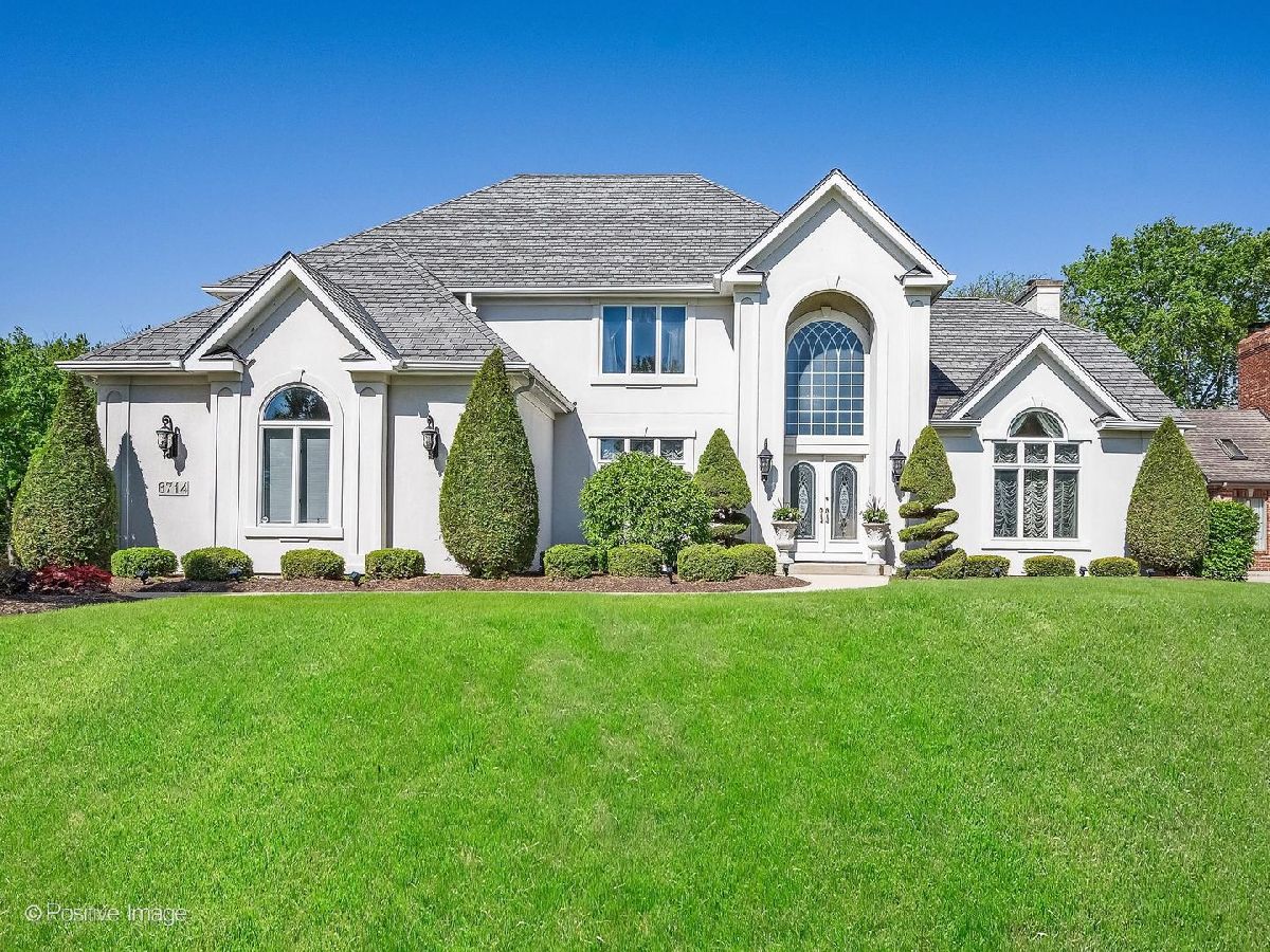  For Sale Darien Illinois, 6714 Sweetbriar Lane