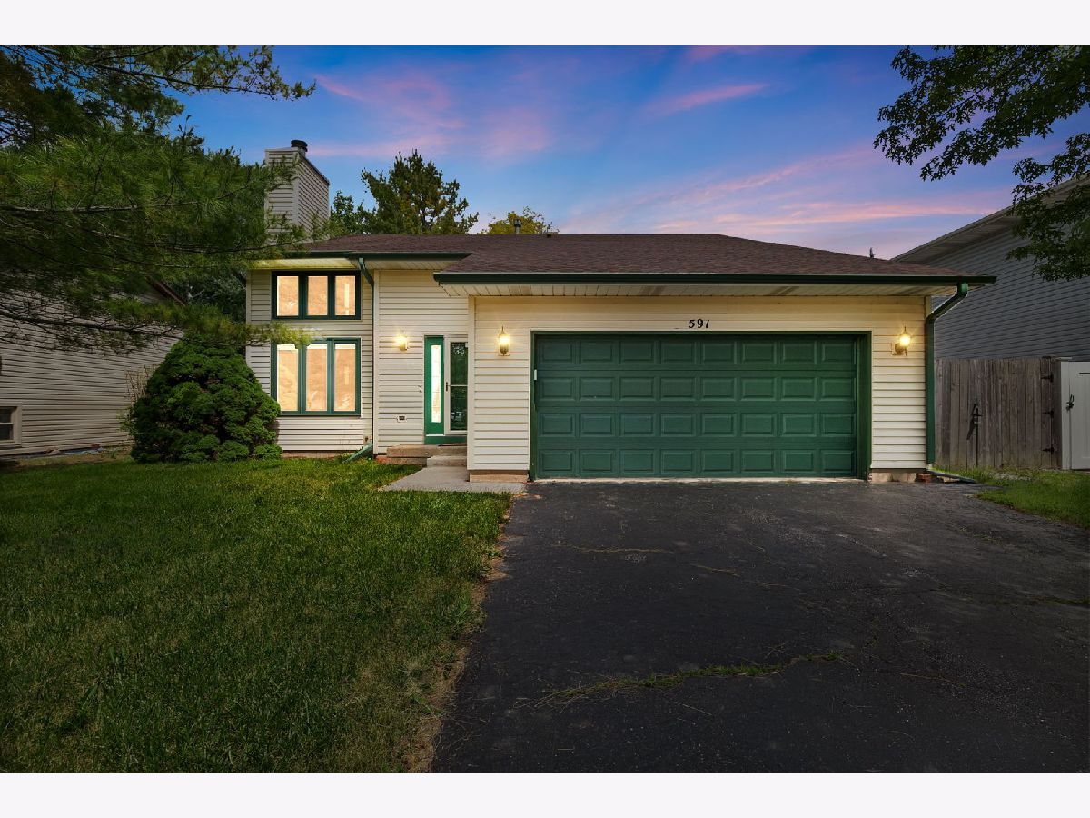 Homes & Condos & Townhomes For Sale Phil Mar Grayslake Illinois, 591 Roosevelt Court