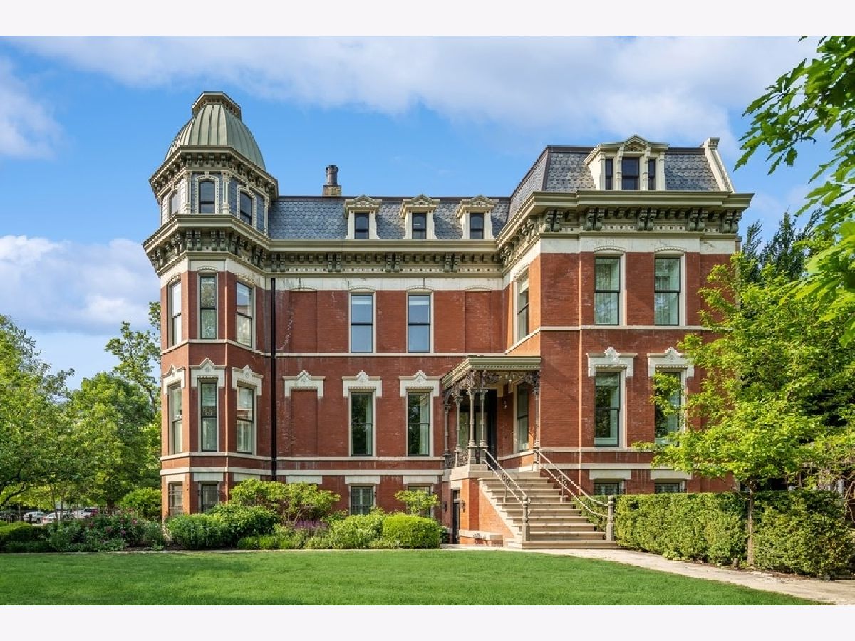  For Sale Chicago Illinois, 1407 Hoyne Avenue