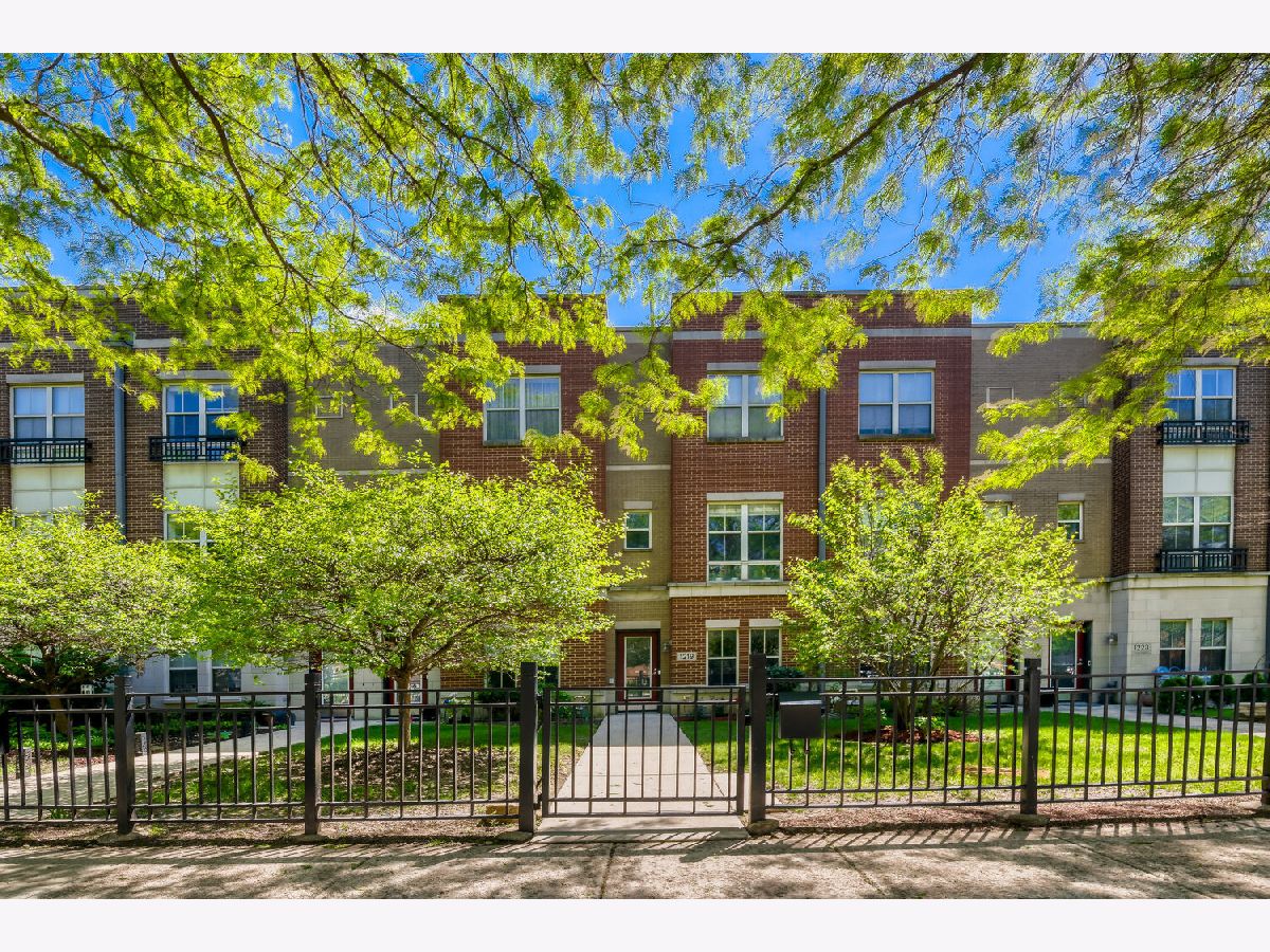  For Sale Chicago Illinois, 1219 Grenshaw Street