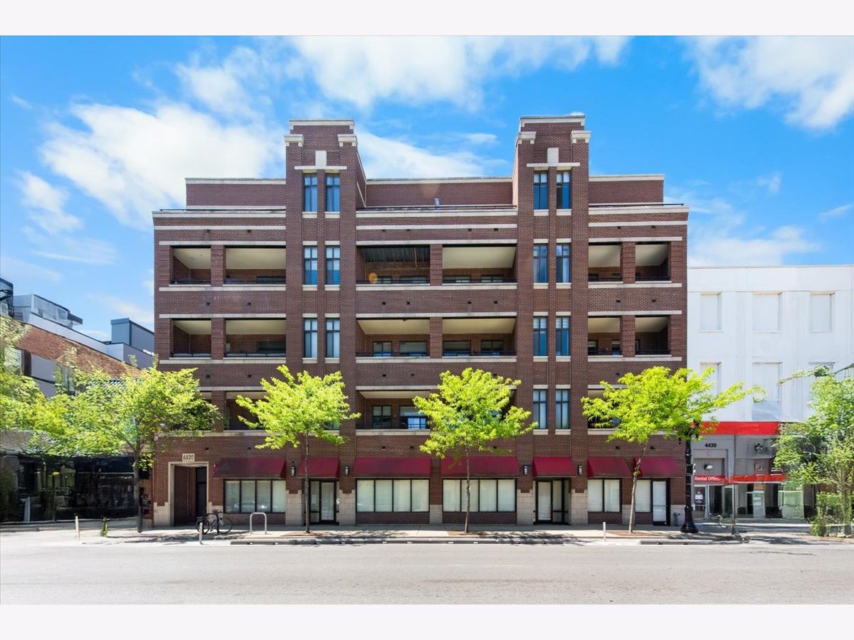  For Sale Chicago Illinois, 4420 Clark Street