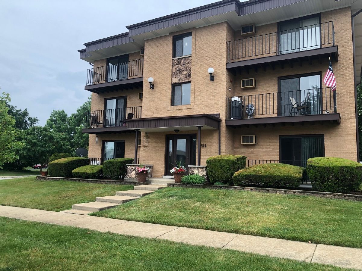  For Rent Darien Illinois, 7730 Wildwood