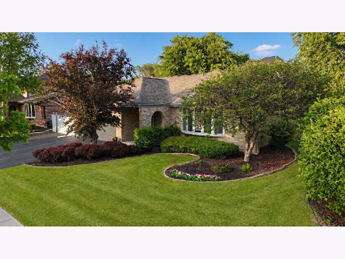 Homes For Sale Pinewood North Orland Park Illinois, 13853 Logan Drive