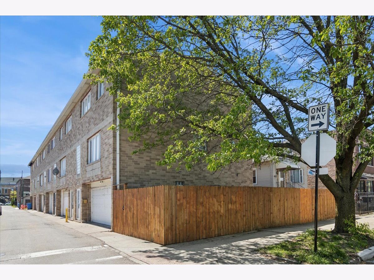  For Sale Chicago Illinois, 3051 Lyman Street