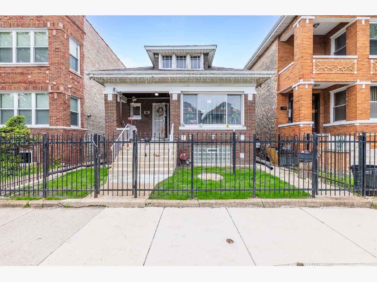  For Sale Chicago Illinois, 6733 Campbell Avenue
