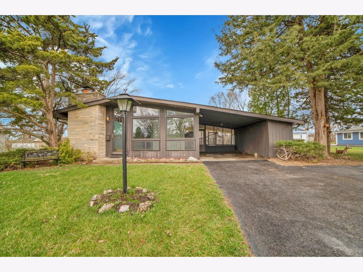 Sold North Aurora Illinois, 209 Sharon