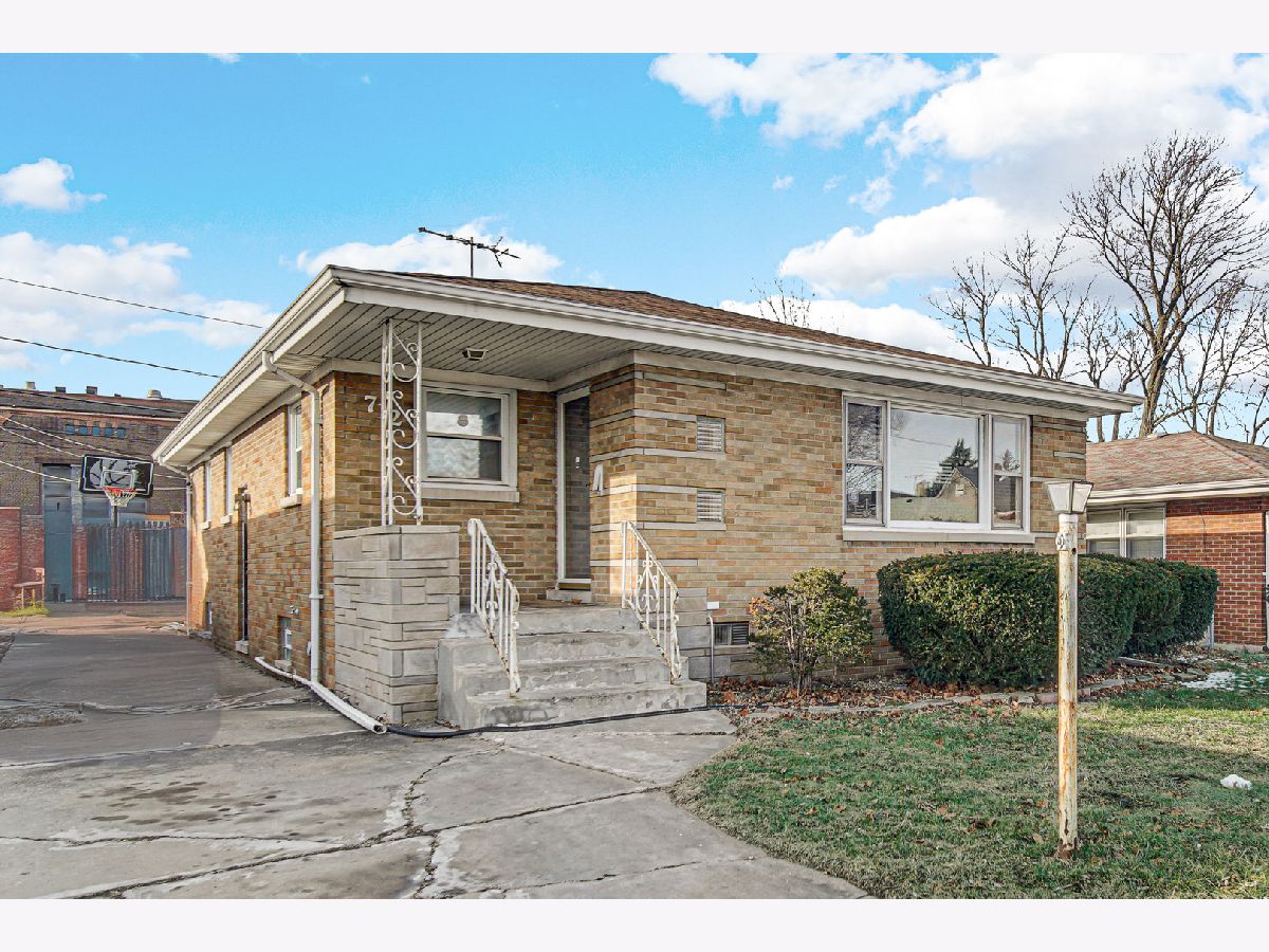  For Sale Calumet City Illinois, 712 May Street