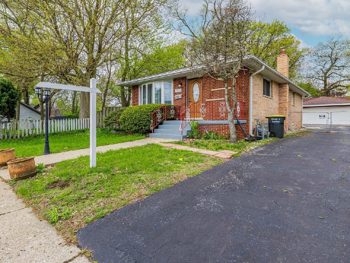  For Sale Lansing Illinois, 18136 Oakwood Avenue