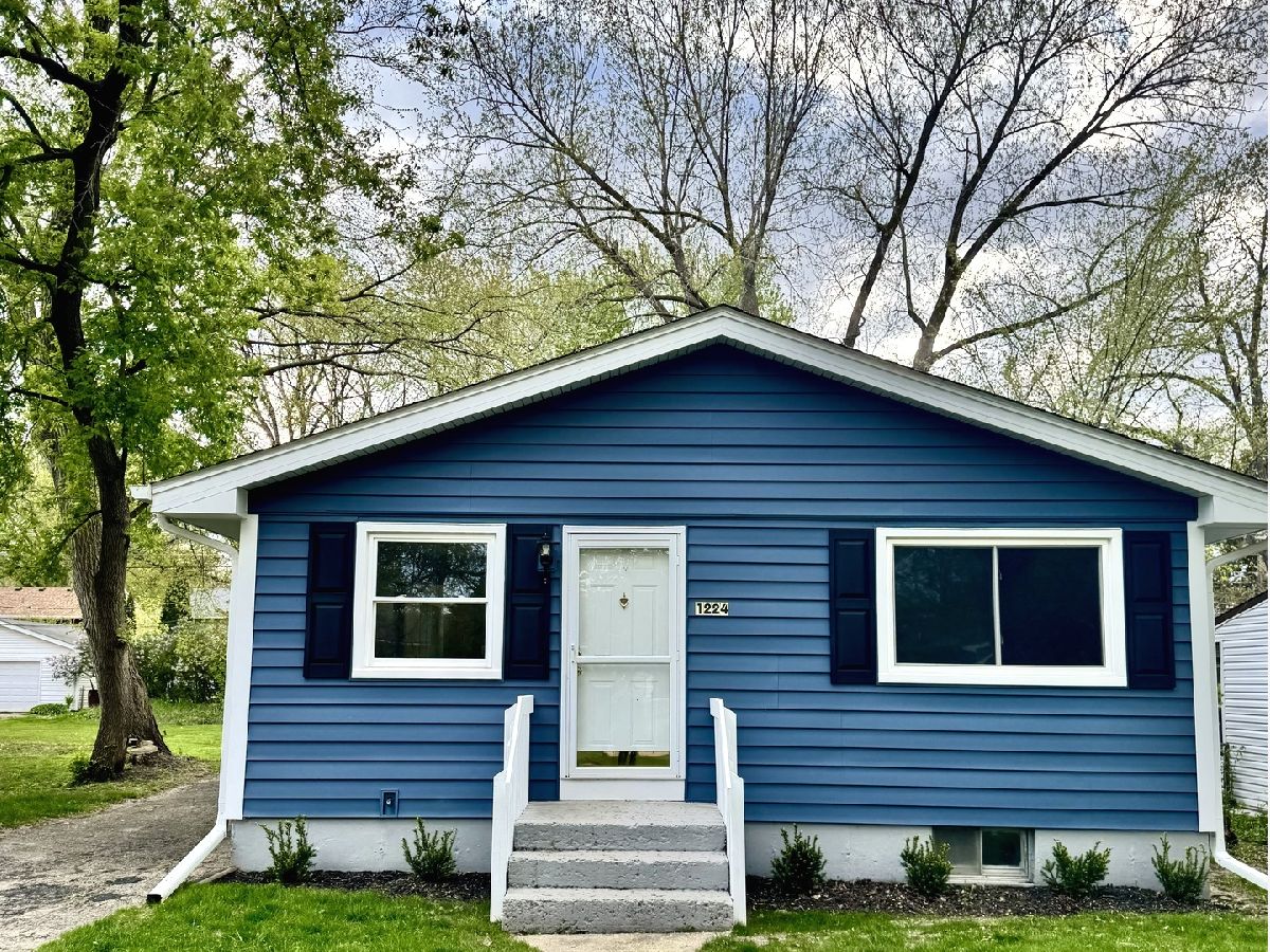  For Sale Winthrop Harbor Illinois, 1224 Landon Avenue