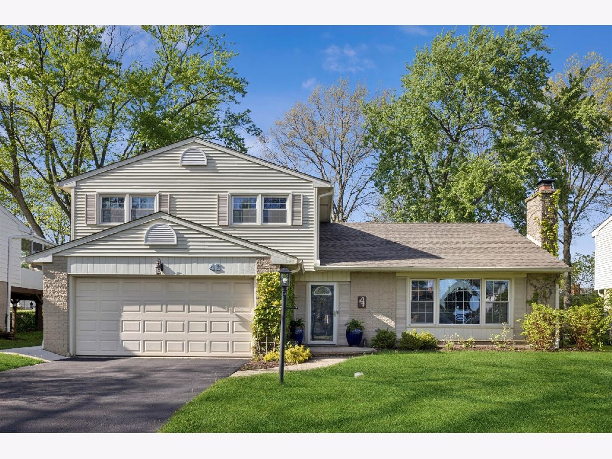 Homes & Condos & Townhomes Rented Surrey Ridge Arlington Heights Illinois, 4 Noyes