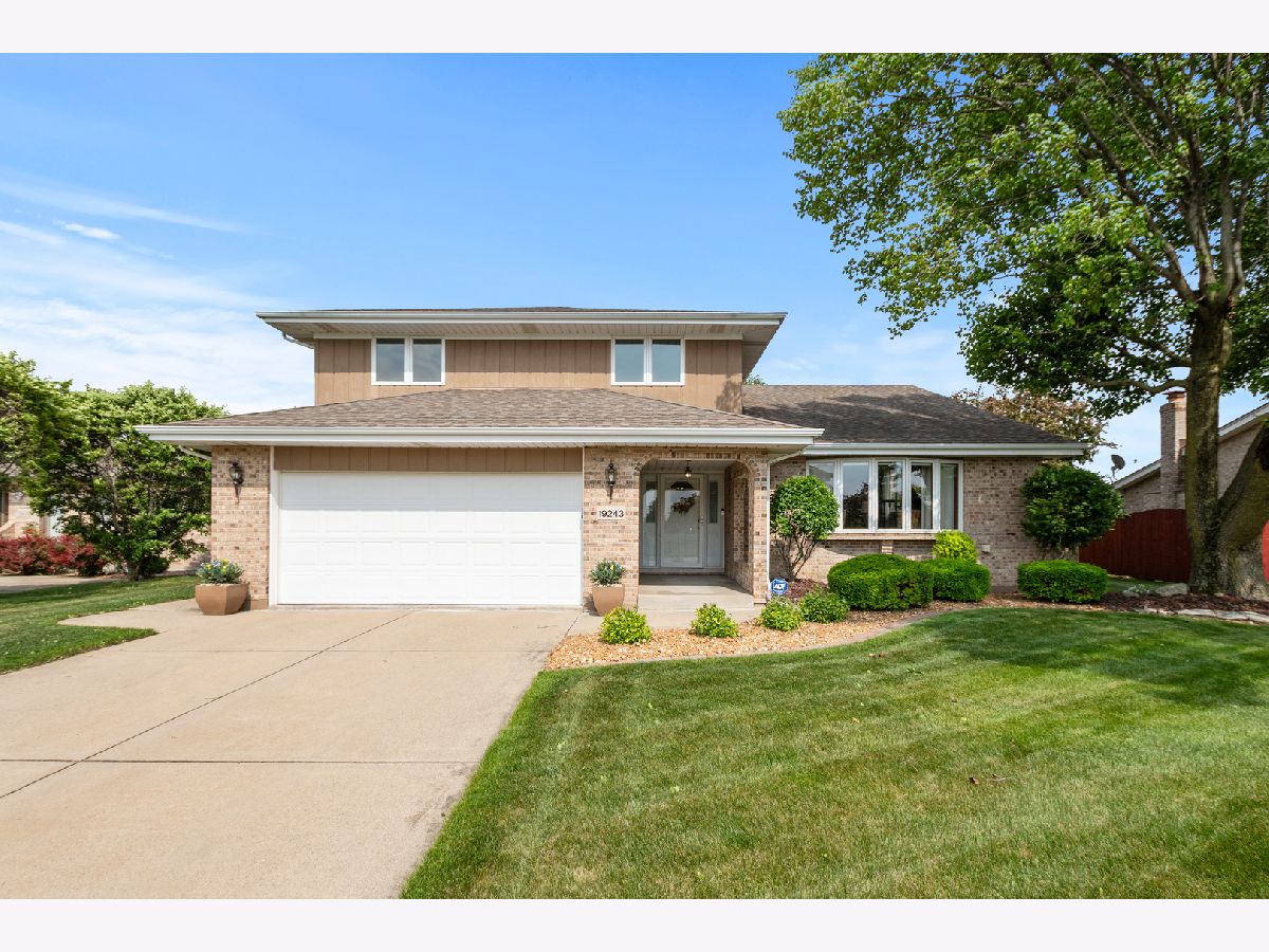 Homes For Sale Ridgebrook Lansing Illinois, 19243 Bernadine Street