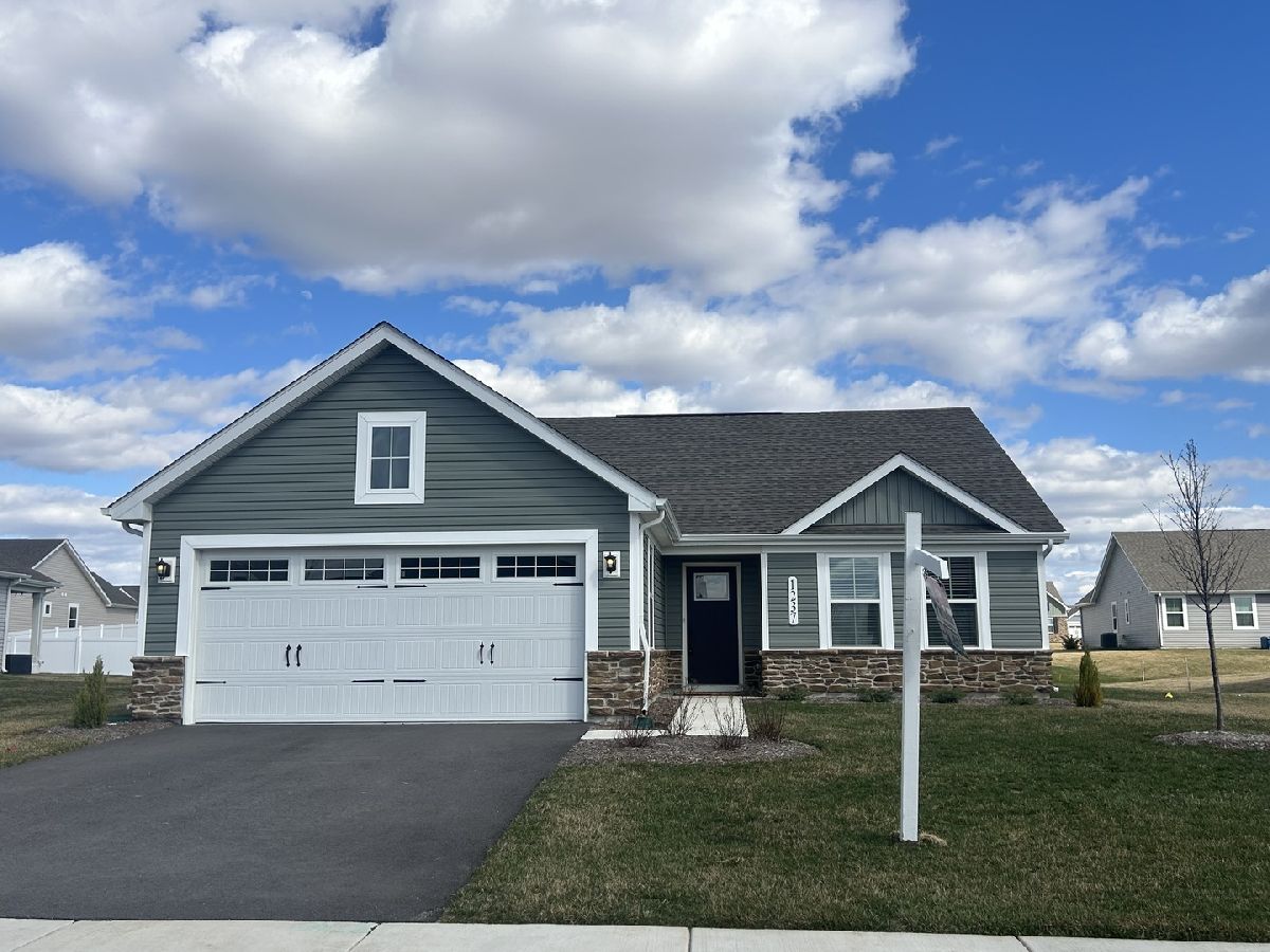 Homes & Condos & Townhomes For Sale Prairie Ridge Hampshire Illinois, 1237 Marigold Lane